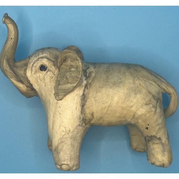 Hand Carved Crushed Oyster Shells Elephant Figurine Made In Philippines Vintage - Picture 2 of 9